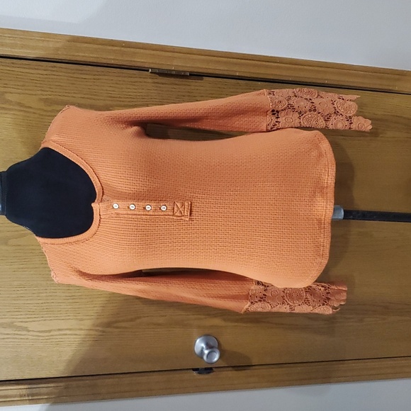 Miss Me Tops - Nwt miss me rust crochet detailed waffle knit top